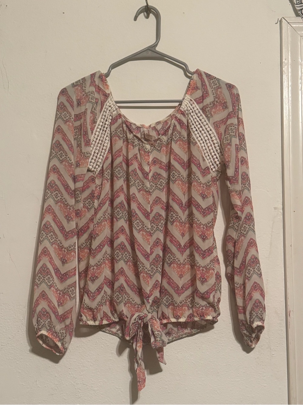 No Boundaries Cream Blouse with Pink & Coral Chevron Print Size L